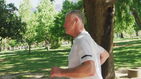 Senior-man-running-in-the-park