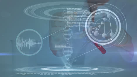 Animation-Der-DNA-Strangdrehung-Und-Datenverarbeitung-über-Einer-Wissenschaftlerin,-Die-Ein-Reagenzglas-Hält