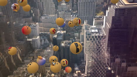 Iconos-Emoji-Volando-Sobre-El-Paisaje-Urbano