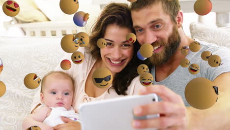 Emoji-Symbole-Mit-Einem-Mann,-Der-Im-Hintergrund-Ein-Selfie-Mit-Seiner-Familie-Macht