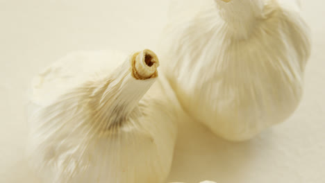 Garlics-on-white-background-4k