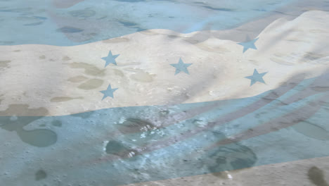 Animation-Der-Flagge-Von-Honduras,-Die-über-Der-Sonne-Auf-Wellen-Weht,-Die-Im-Meer-Brechen