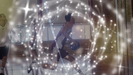 Animation-Eines-Kreises-Aus-Lichtern-über-Verschiedenen-Männlichen-Basketballspielern-Auf-Dem-Spielfeld