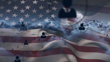 Animation-Des-Verbindungsnetzwerks-Und-Der-Symbole-über-Der-US-Flagge-Und-Dem-Bewölkten-Himmel