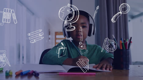 Animation-Von-Schulfächern-über-Einem-Schüler-Mit-Kopfhörern,-Der-Während-Des-Online-Unterrichts-Schreibt