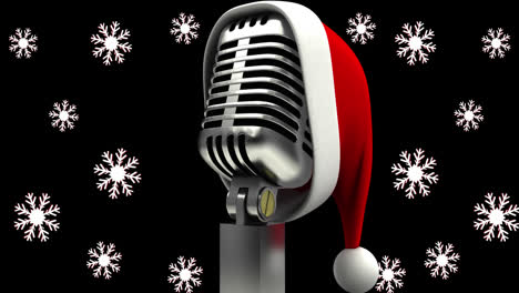 Animation-Von-Weihnachtlichen-Schneeflocken,-Die-über-Ein-Retro-Mikrofon-In-Einer-Weihnachtsmütze-Auf-Schwarzem-Hintergrund-Fallen