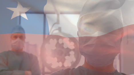 Animation-Einer-Wehenden-Chilenischen-Flagge-Vor-Dem-Porträt-Verschiedener-Männlicher-Und-Weiblicher-Chirurgen-Im-Krankenhaus