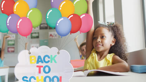 Animation-Von-Luftballons-Und-„Zurück-Zur-Schule“-Text-über-Fröhlichen,-Unterschiedlichen-Schulkindern-In-Der-Schule