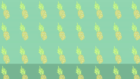 Animation-Von-Ananas,-Die-Sich-In-Einer-Reihe-Auf-Blauem-Hintergrund-Bewegen