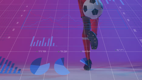 Animation-Von-Diagrammen-Und-Datenverarbeitung-über-Den-Beinen-Eines-Afroamerikanischen-Footballspielers-Mit-Ball