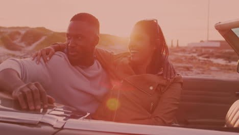 Afroamerikanisches-Paar-Lächelt-Und-Genießt-Im-Auto-Während-Eines-Roadtrips