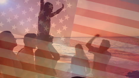 Animation-Der-Amerikanischen-Flagge-über-Verschiedenen-Freunden,-Die-Am-Strand-Bei-Sonnenuntergang-Feiern