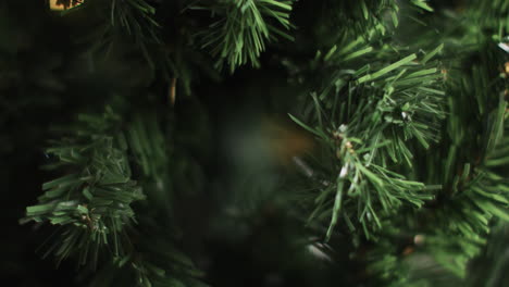 Video-Von-Weihnachtsbaum-Und-Kopierraum-Auf-Dunklem-Hintergrund