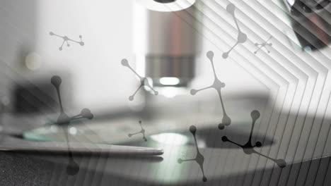 Animation-Von-Molekülen-über-Einem-Labormikroskop-Auf-Weißem-Hintergrund