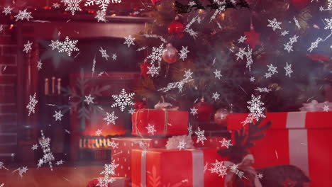Animation-Von-Schneeflocken-über-Einem-Weihnachtsmann,-Der-Mit-Rentieren-Auf-Einem-Schlitten-über-Kisten-Und-Einem-Weihnachtsbaum-Fährt