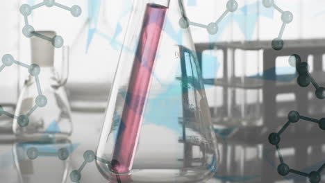 Animation-Von-Molekülen-über-Laborschalen-Auf-Grauem-Hintergrund