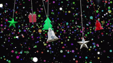 Animation-Von-Weihnachtskugeln-Dekorationen-über-Lichtflecken-Hintergrund