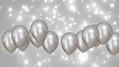 Animation-Von-Silbernen-Luftballons-Auf-Silbernem-Und-Weißem-Hintergrund