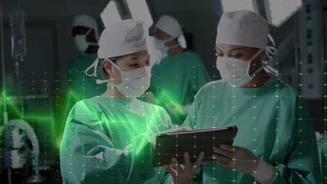 Animation-Der-Datenverarbeitung-Durch-Verschiedene-Chirurgen-Mit-Tablet-Im-Krankenhaus