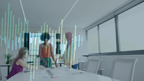 Animation-Der-Finanzdatenverarbeitung-über-Verschiedene-Geschäftsleute-Im-Büro