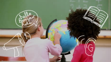 Animation-Von-Hallo-Text-Und-Schulsymbolen-über-Verschiedenen-Schulkindern-Mit-Globus