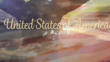 Animation-Des-Textes-Der-Vereinigten-Staaten-Von-Amerika-über-Der-US-Flagge-Und-Einer-Frau,-Die-Die-Hände-Hebt