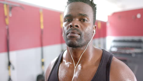 Fit-sweaty-African-American-man-at-the-gym