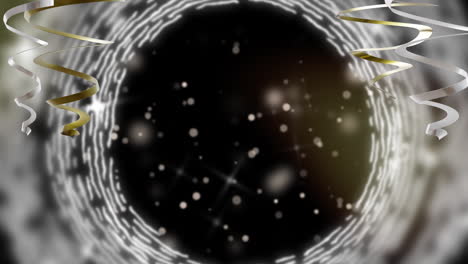Animation-Von-Party-Luftschlangen-Und-Kreisen-Mit-Weißen-Lichtspuren-Auf-Schwarzem-Hintergrund