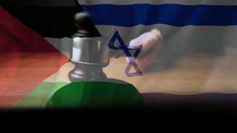 Animación-De-Banderas-De-Palestina-E-Israel-Sobre-Un-Juez-Caucásico-Usando-Un-Mazo.