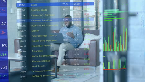 Animation-Der-Verarbeitung-Finanzieller-Daten-über-Einen-Afroamerikanischen-Geschäftsmann-Im-Büro