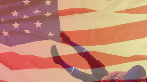 Animation-Eines-Kaukasischen-American-Football-Spielers-Und-Der-Flagge-Der-USA