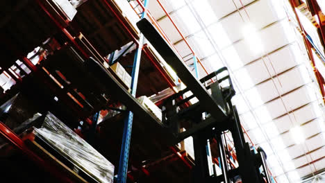 Forklift-machine-in-warehouse