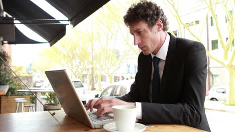 Businessman-using-laptop