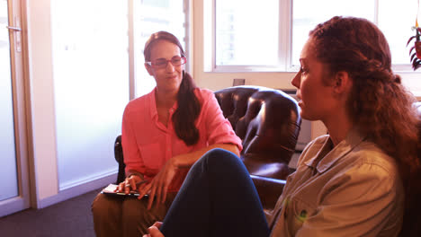 Female-patient-having-discussion-with-therapist