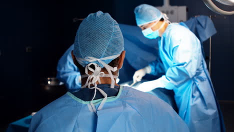Porträt-Eines-Chirurgen-Im-Operationssaal