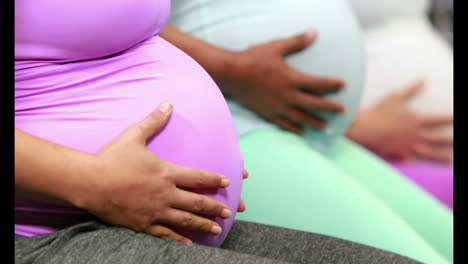 Mujeres-Embarazadas-En-El-Gimnasio