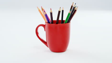 Colored-pencils-kept-in-red-mug