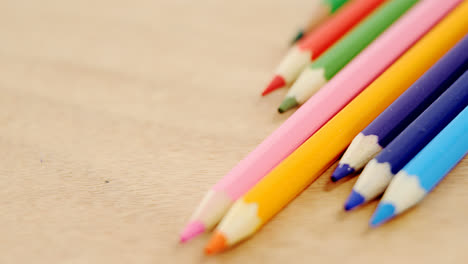 Colored-pencils-arranged-in-diagonal-line