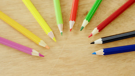Colored-pencils-arranged-in-semi-circle