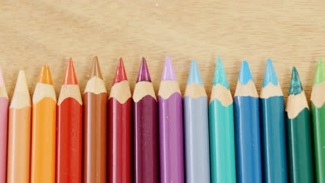 Close-up-of-colored-pencil-arranged-in-a-row