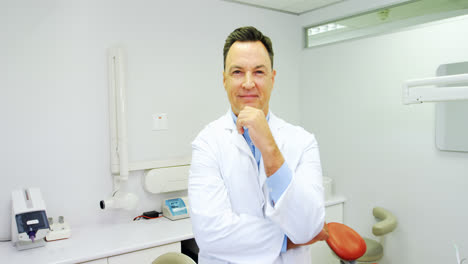 Portrait-of-smiling-dentist