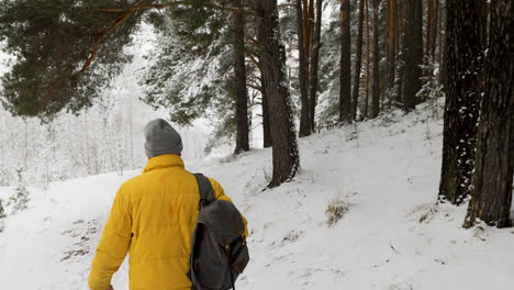 Fotograf-Auf-Dem-Schnee