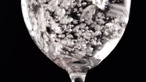 Weinglas-Mit-Wasser