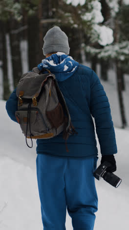 Fotograf-Auf-Dem-Schnee