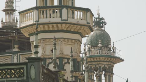 Mezquita-Sunita-Ismail-Habib-India-En-La-Carretera-Mohammed-Ali-De-Mumbai