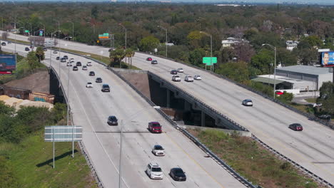 Viel-Verkehr-Auf-Der-Interstate-275-An-Einem-Sonnigen-Tag-In-St.