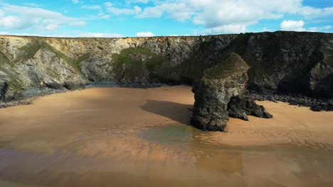 Bedruthan-Steps-from-an-Aerial-Drone-Panning-Around-with-Magnificent-Views-of-the-Cliffs