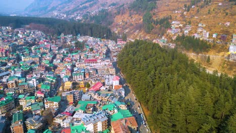 Aerial-view-Citi-of-Manali-Landscape,-Himachal-Pradesh,-India