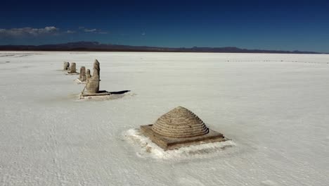 Uyuni-salt-flat-sculptures:-Low-flight-past-Bolivia-salt-sculptures