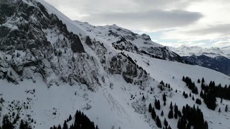 Fronalpstock-Schweiz-Glarus-Schweizer-Alpen-Flug-In-Richtung-Klippen